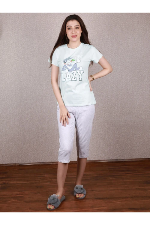 بيجاما برمودا مع تيشيرت بأكمام قصيرة