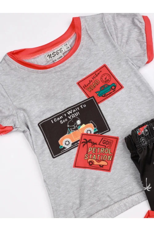 بنطلون بيجاما بطبعات مع تيشيرت بأكمام قصيرة