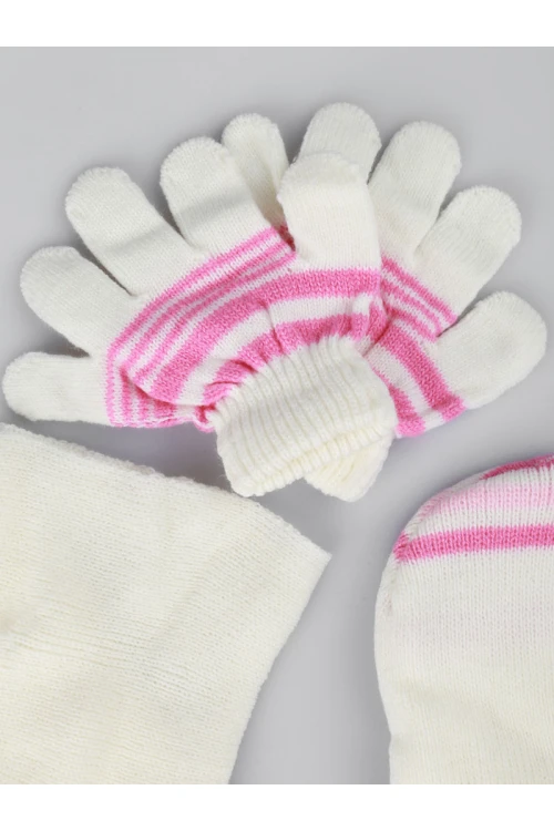 طقم شال مع قبعة و قفازات مزينة بطبعات