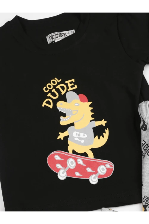 طقم بيجاما بنطلون بطبعات مع تيشيرت بياقة ضيقة