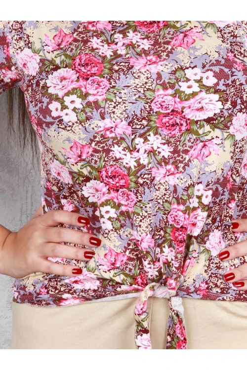 طقم بنطلون ساده مع تيشيرت بطبعات زهور