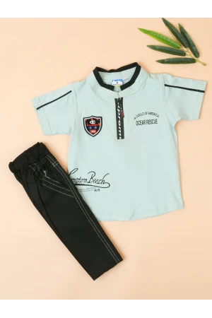 بنطلون بخصر مطاطي مع تيشيرت بياقة عاليه 