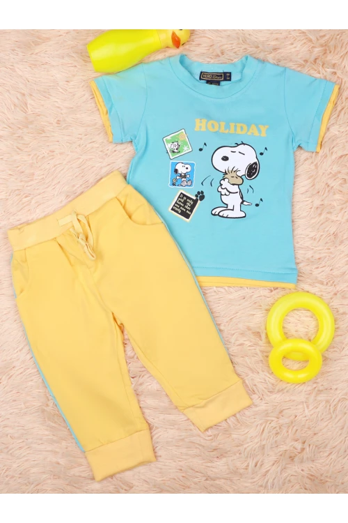 بنطلون رياضي مع تيشيرت بطبعات