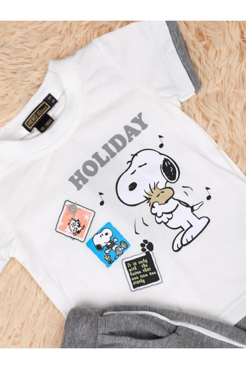 بنطلون رياضي مع تيشيرت بطبعات