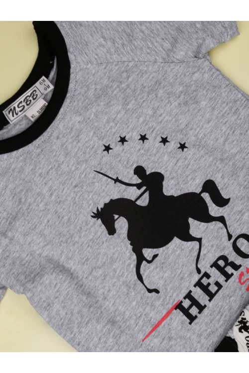 بيجاما بنطلون مع تيشيرت مزين بطبعات