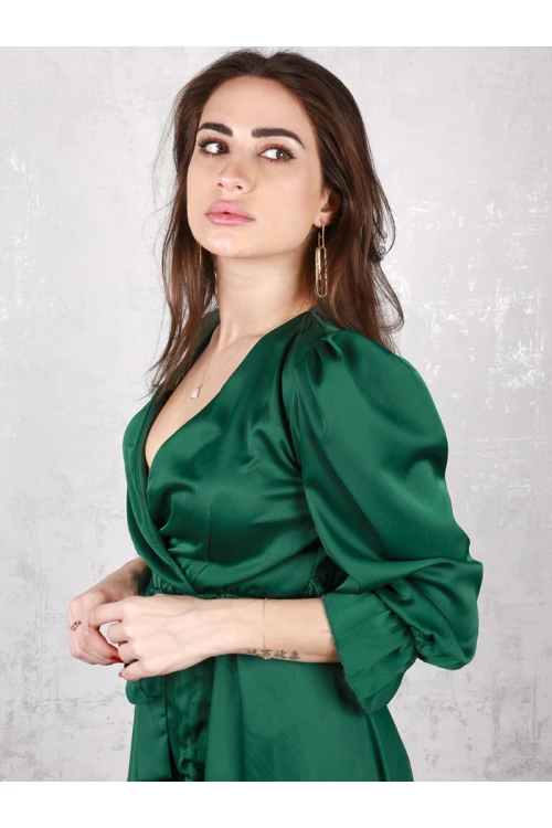 فستان ساتان بقصة واسعة و حزام ربط