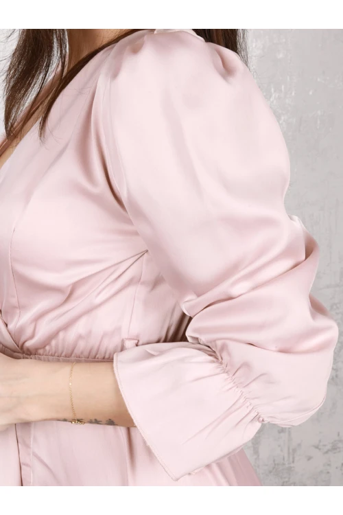 فستان ساتان بقصة واسعة و حزام ربط