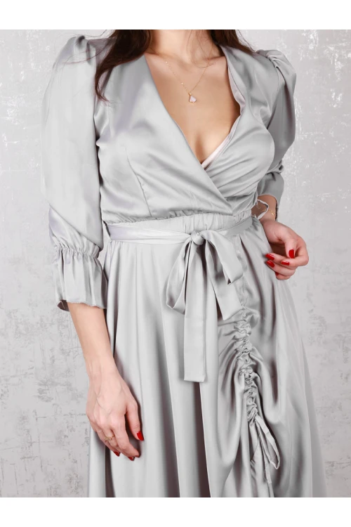 فستان ساتان بقصة واسعة و حزام ربط