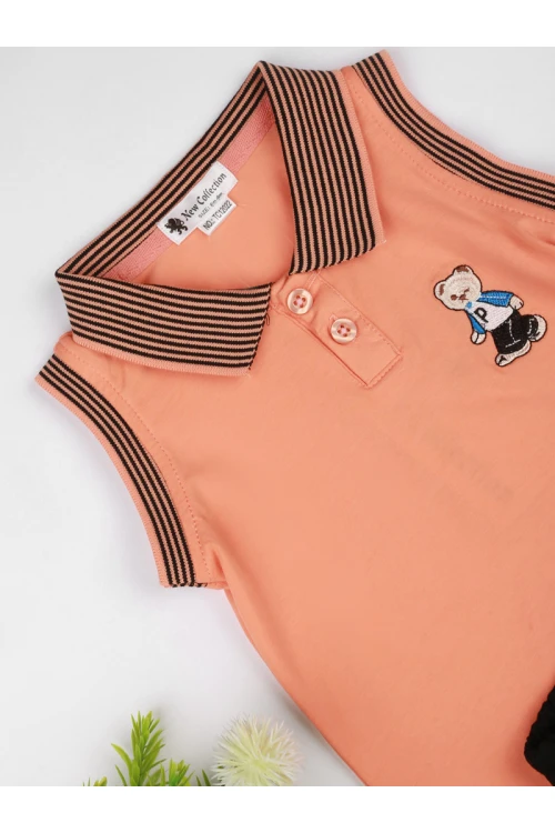 طقم شورت مع تيشيرت دون أكمام و ياقة مخطط