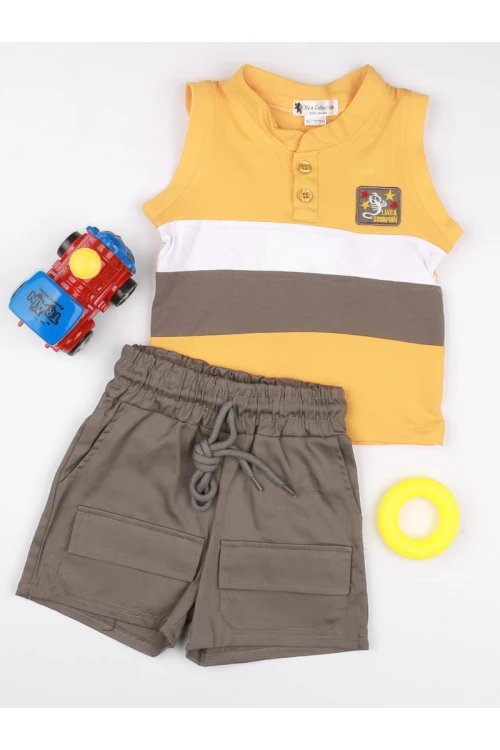 طقم تشيرت مخطط مع شورت بخصر مطاطي و حزام ربط