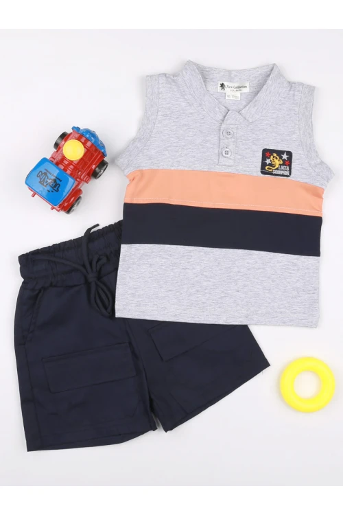 طقم تشيرت مخطط مع شورت بخصر مطاطي و حزام ربط