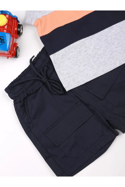 طقم تشيرت مخطط مع شورت بخصر مطاطي و حزام ربط