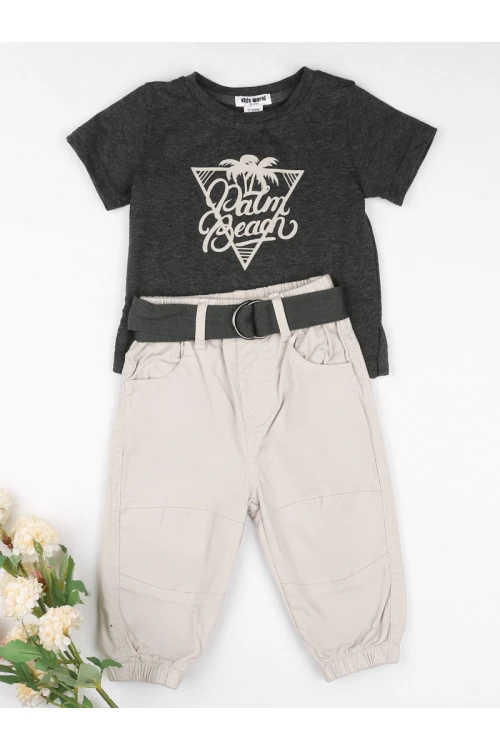 طقم بنطلون بأطراف مطاطية مع تيشيرت بطبعات كتابة