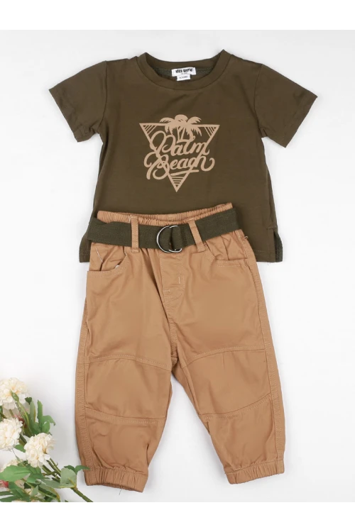 طقم بنطلون بأطراف مطاطية مع تيشيرت بطبعات كتابة