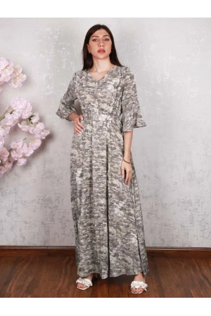 فستان طويل بطبعات متعددة الالوان و أكمام متوسطة الطول