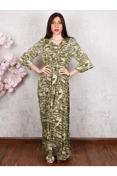 فستان طويل بطبعات متعددة الالوان و أكمام متوسطة الطول