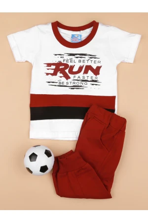 طقم بنطلون رياضي مع تيشيرت بأكمام قصيرة