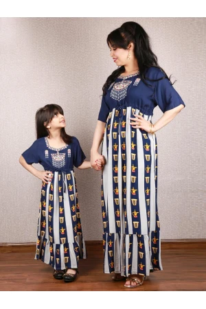 جلابية رمضان بحزام خصر مزينة بطبعات