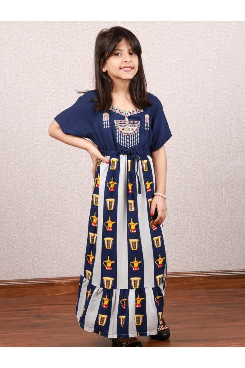 جلابية رمضان بحزام خصر مزينة بطبعات