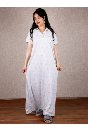 قميص طويل منقط بأزرار إغلاق