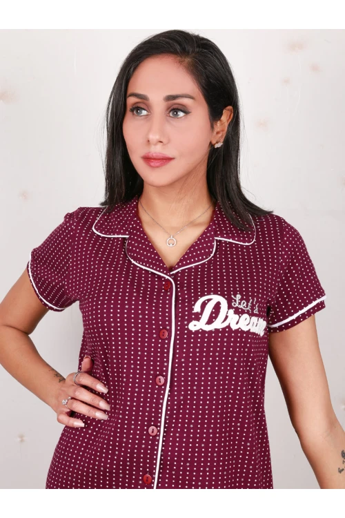 بيجاما منقطة بأزرار إغلاق