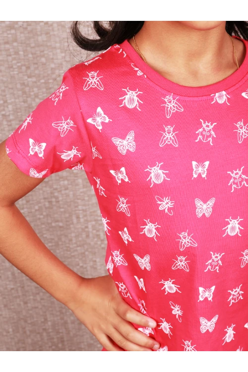 بيجاما مخططه مع تيشيرت بطبعات فراشة