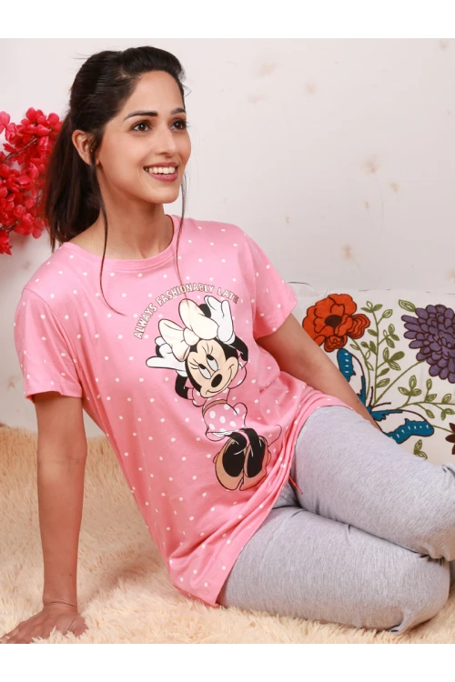 بيجاما بنطلون سادة مع تيشيرت منقط