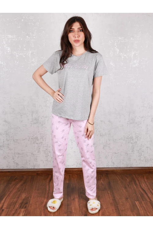 بيجاما مزينة بطبعات كتابة