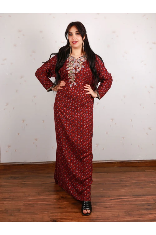 جلابية طويلة مزخرفة بطبعات