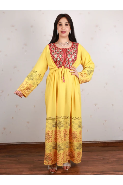 جلابية بحزام ربط و أكمام طويلة مزخرفة