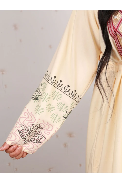 جلابية بحزام ربط و أكمام طويلة مزخرفة