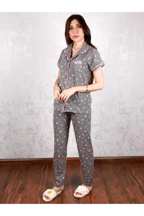 بيجاما بأزرار إغلاق بطبعات قلب