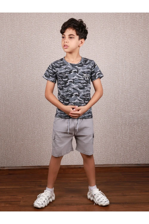 طقم شورت سادة مع تيشيرت بطبعات