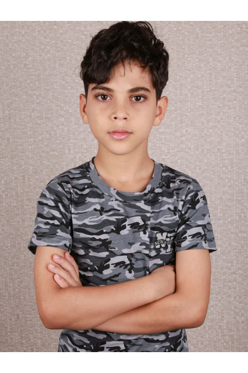 طقم شورت سادة مع تيشيرت بطبعات