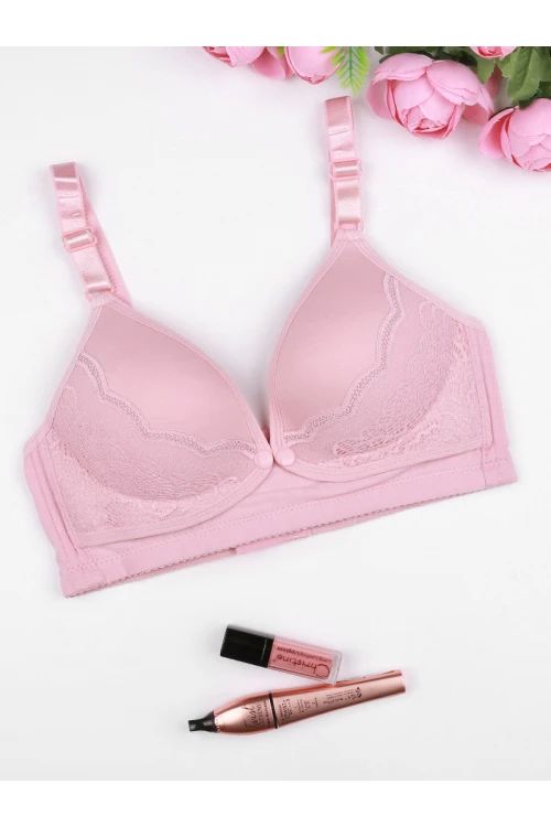 صدرية مبطنة و مزينة بتفاصيل دانتيل