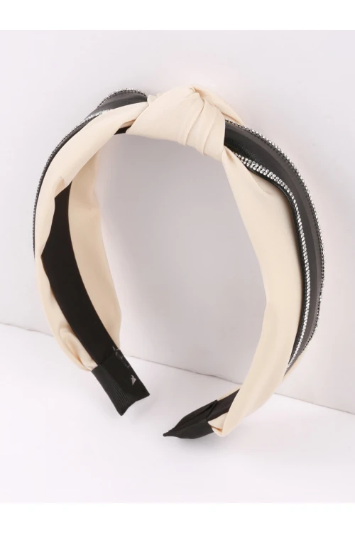 شريطة شعر مع عقدة