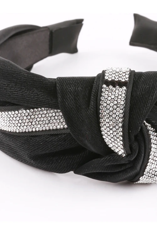 شريطة شعر مخمل بتفاصيل لامعة