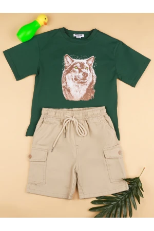 طقم شورت بخصر مطاطي مع تيشيرت بطبعات