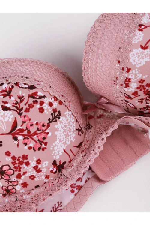 طقم داخلي مزين بطبعات زهور