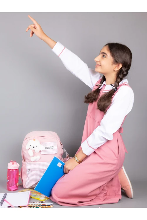 مريول مدرسة مع قميص بتفاصيل كشكش