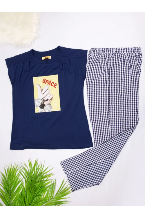 بيجاما بنطلون كاروهات مع تيشيرت بأكمام قصيرة