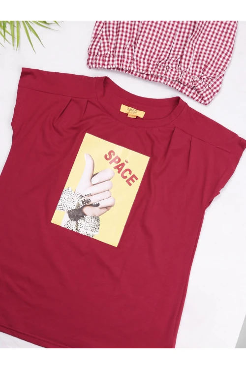 بيجاما بنطلون كاروهات مع تيشيرت بأكمام قصيرة