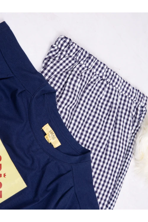 بيجاما بنطلون كاروهات مع تيشيرت بأكمام قصيرة