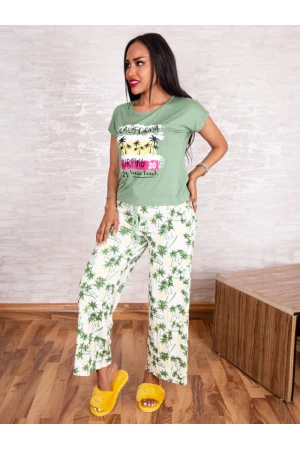 بيجاما بنطلون بطبعات شجر مع تيشيرت بأكمام قصيرة