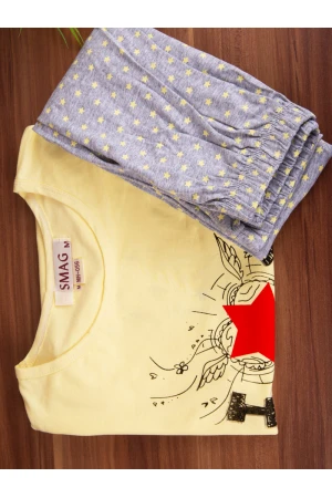 بيجاما طقم بنطلون بطبعات نجوم مع تيشيرت