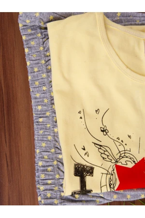 بيجاما طقم بنطلون بطبعات نجوم مع تيشيرت