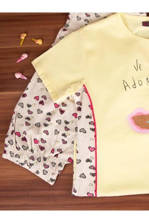 بيجاما بنطلون بطبعات قلب مع تيشيرت