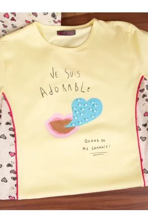 بيجاما بنطلون بطبعات قلب مع تيشيرت