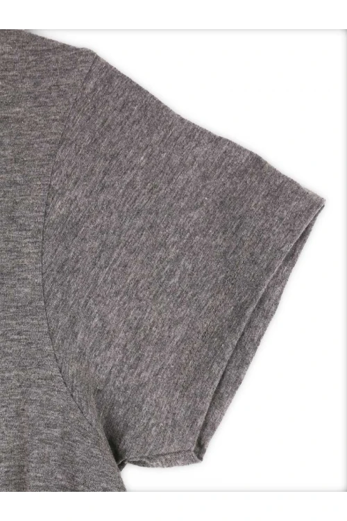 قميص نسائي قصير بطبعات كتابة