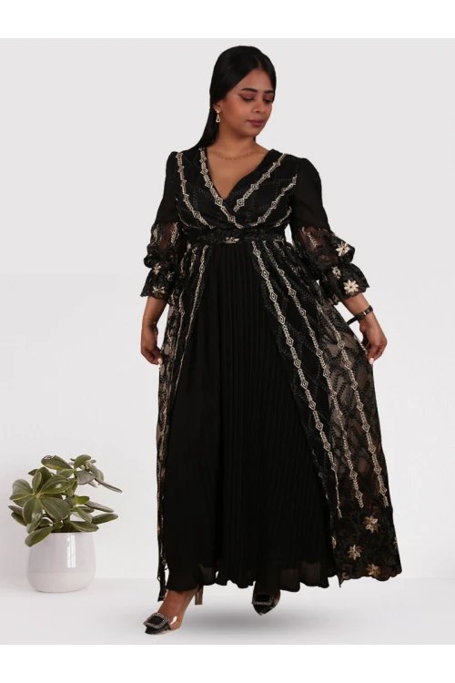 فستان مزخرف بكسرات و أكمام طويلة